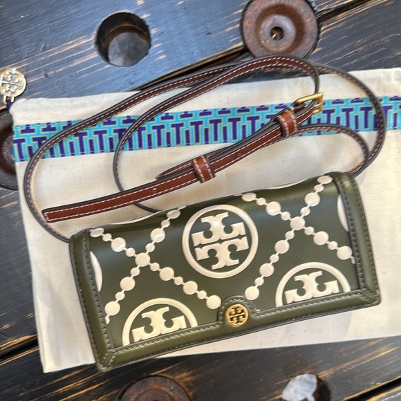 TORY BURCH T MONOGRAM CONTRAST EMBOSSED WALLET CROSSBODY & DUST BAG